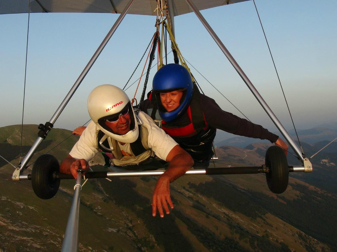 Deltaplano Biposto Tandem Hang Gliding-古比奥必去景点