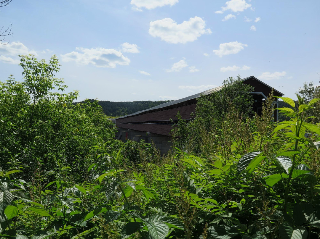 Pont Perrault-Notre-Dame-des-Pins必去景点