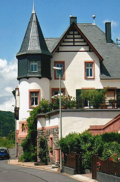 Oberheimbach酒店住宿-Wohnen im Ehemaligen Burghotel