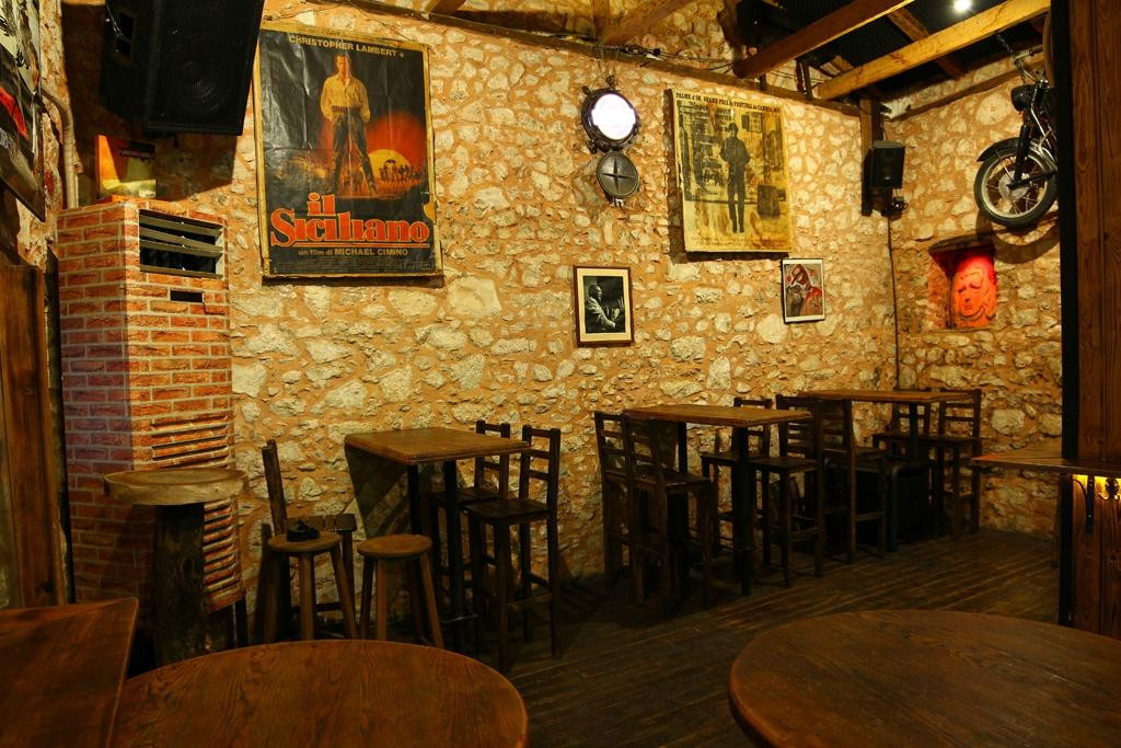 Redpoint Cafe & Bar-卡斯必去景点