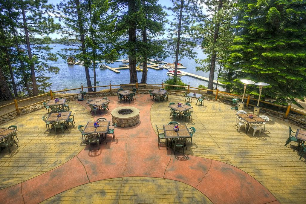 The Pines Bar & Grill