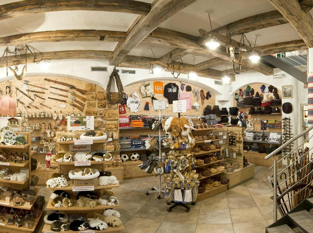 El Corambrero Souvenir & Antiques-利维尼奥必去景点