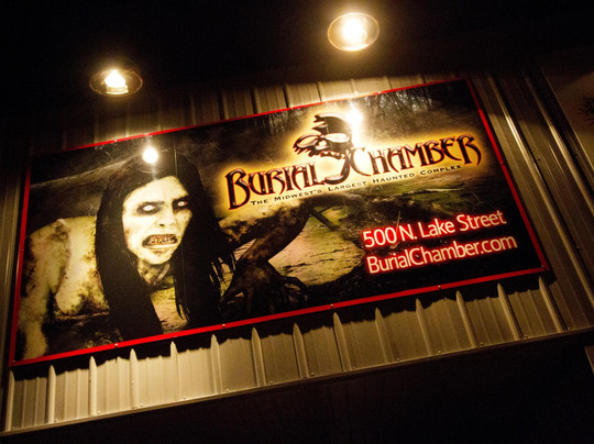 Burial Chamber Haunted House Complex-Neenah必去景点