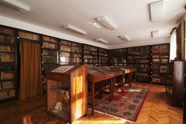 Vitezić family library景点图片
