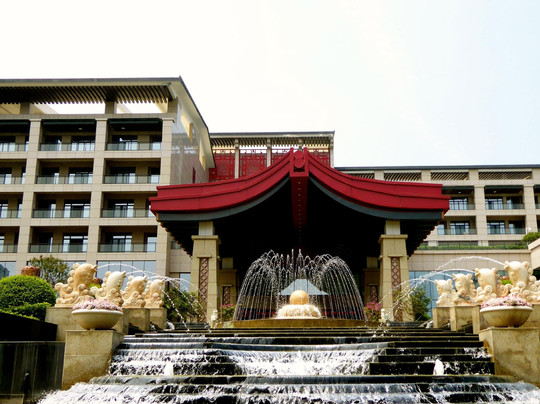 华清爱琴海国际温泉酒店主图