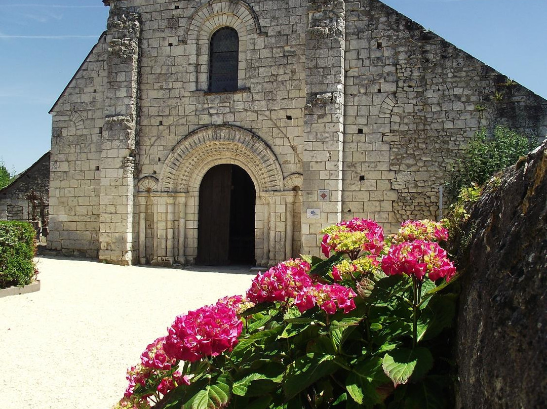 Eglise Saint-Nicolas-Tavant必去景点