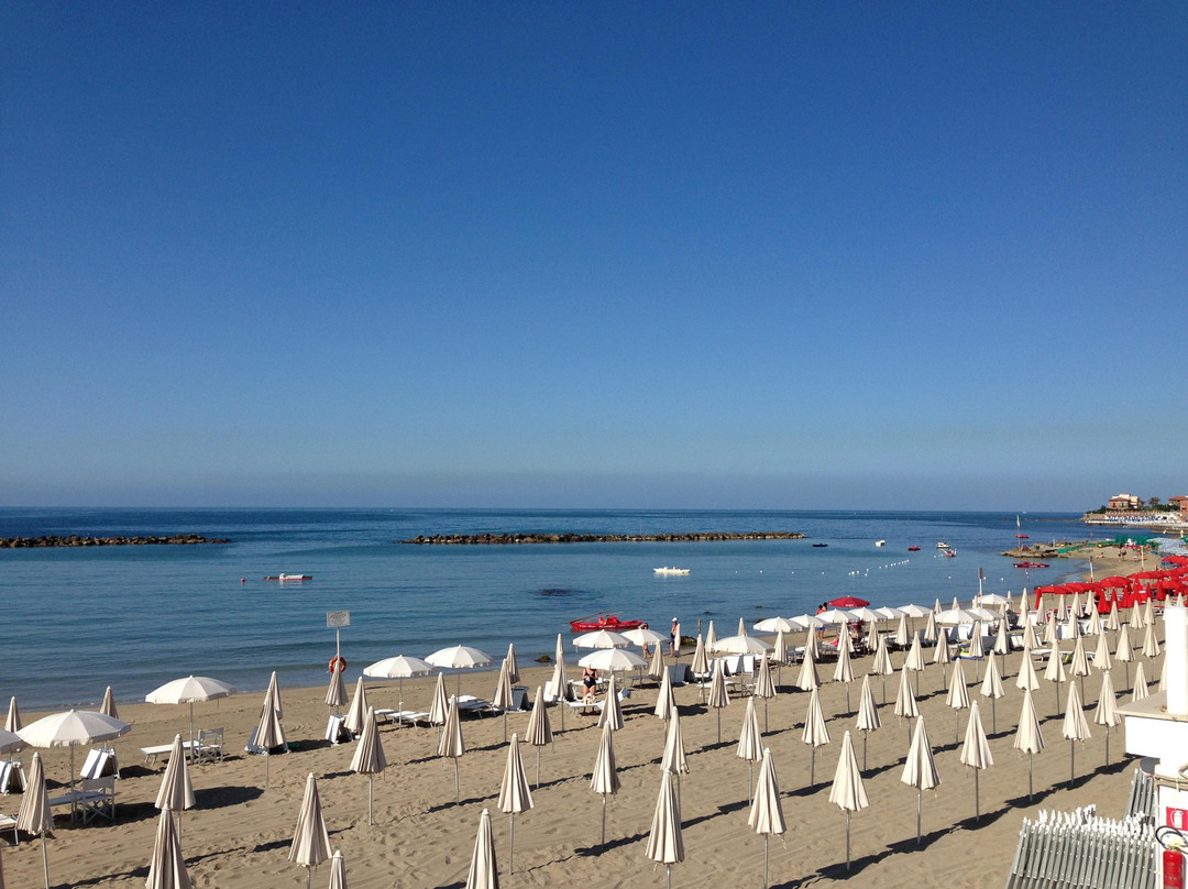 Stabilimento Balneare Perla del Tirreno-圣马里内拉必去景点