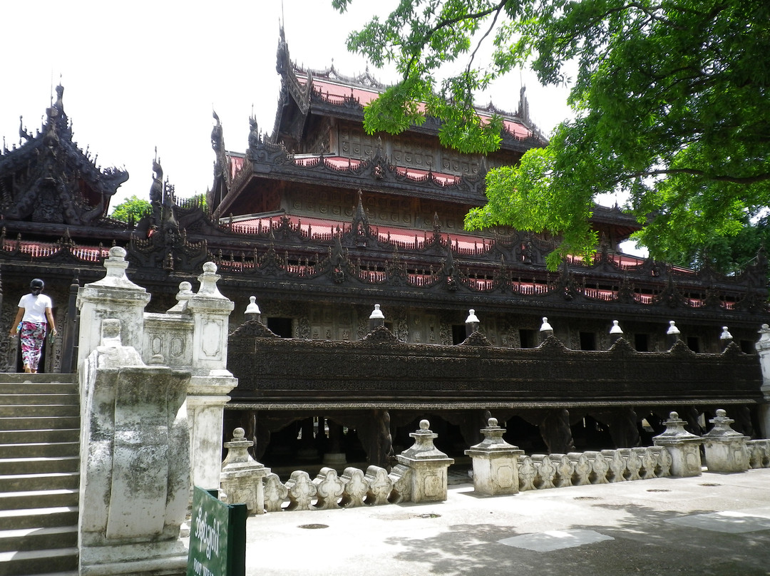 金色宫殿僧院  (Shwenandaw Kyaung)-曼德勒必去景点