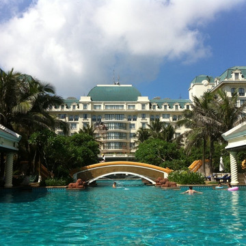 皇冠滨海温泉酒店主图