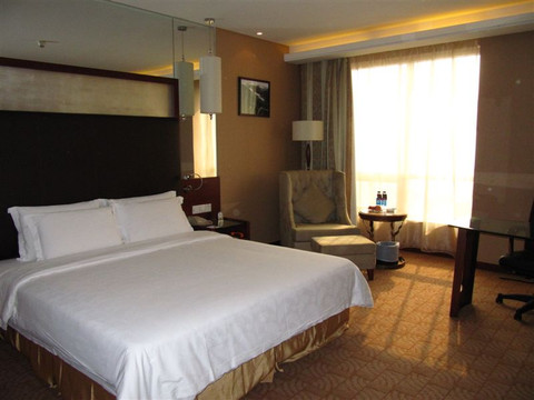 长沙潇湘华天大酒店主图