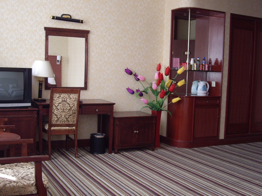 银苑大河商务酒店主图