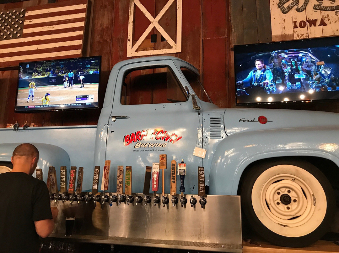 西得梅因餐馆和美食-Barn Town Brewery