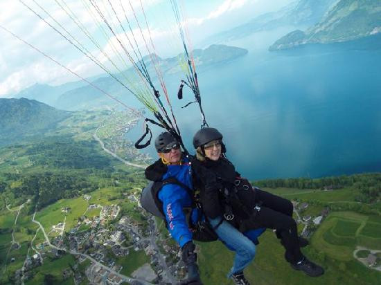 SkyGlide Paragliding Lake Lucerne-Ennetbuergen必去景点