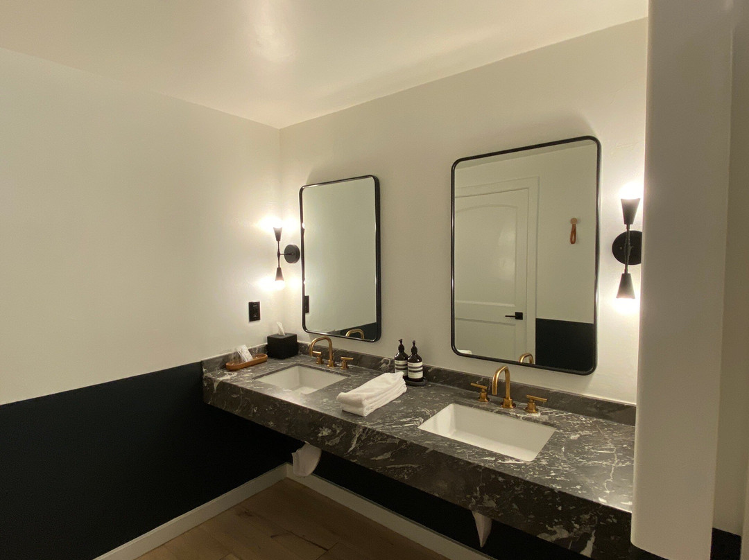 圣路易斯朗泉旅舍主图