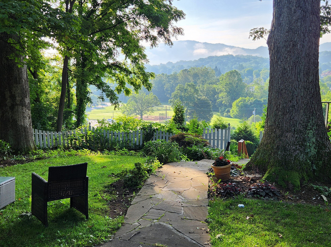 Oak Hill on Love Lane Bed & Breakfast主图