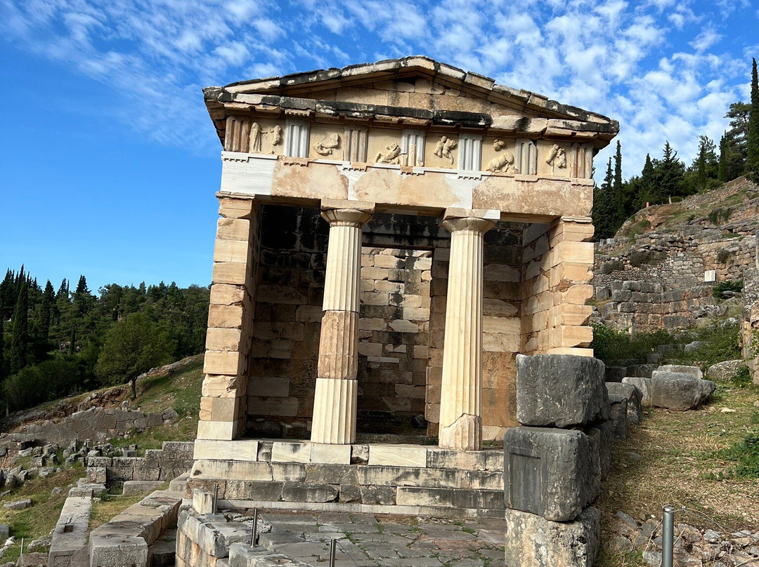 Treasury of the Athenians-德尔斐必去景点