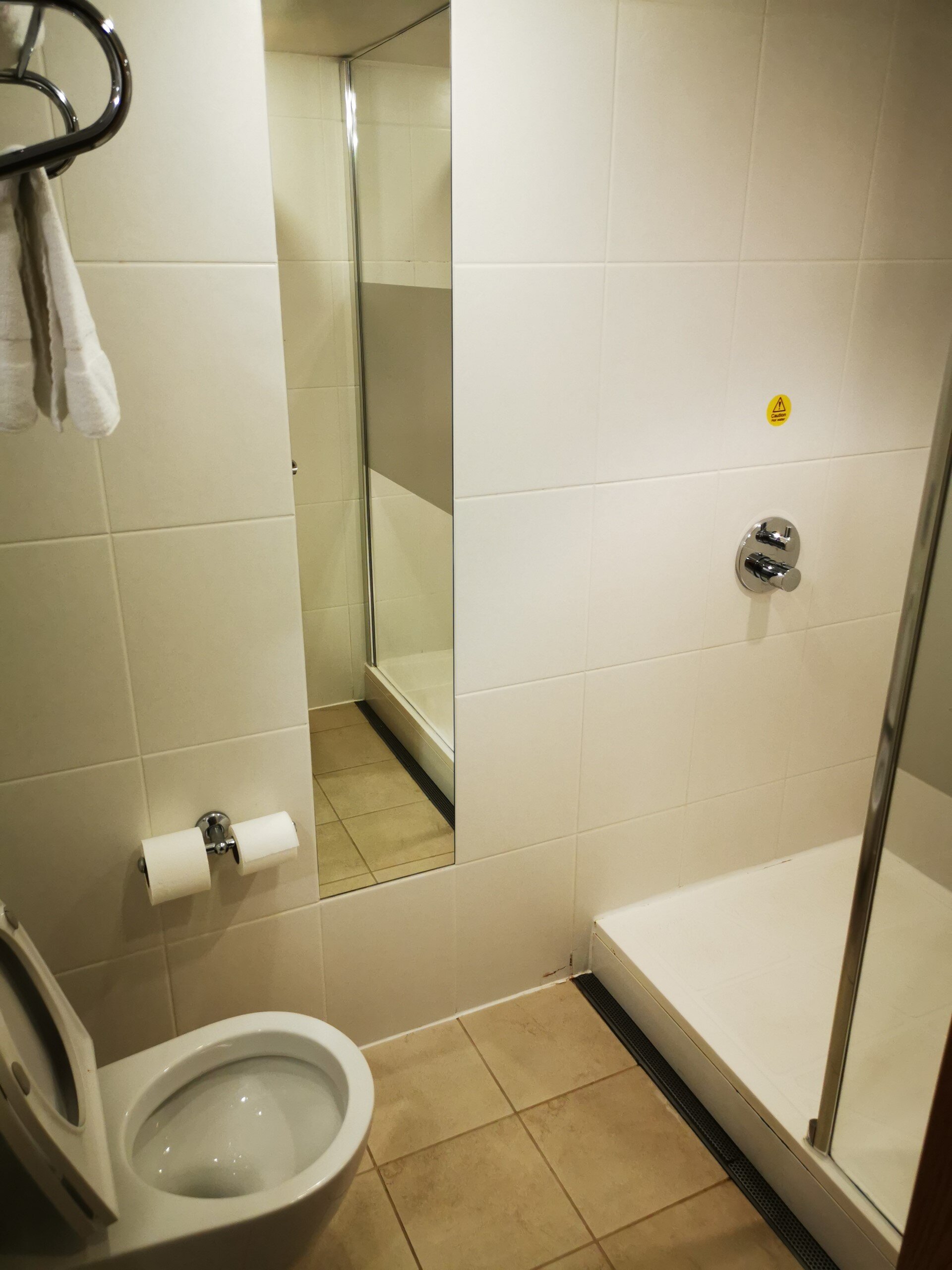 Holiday Inn Express Leigh - Sports Village, an IHG Hotel-浴室