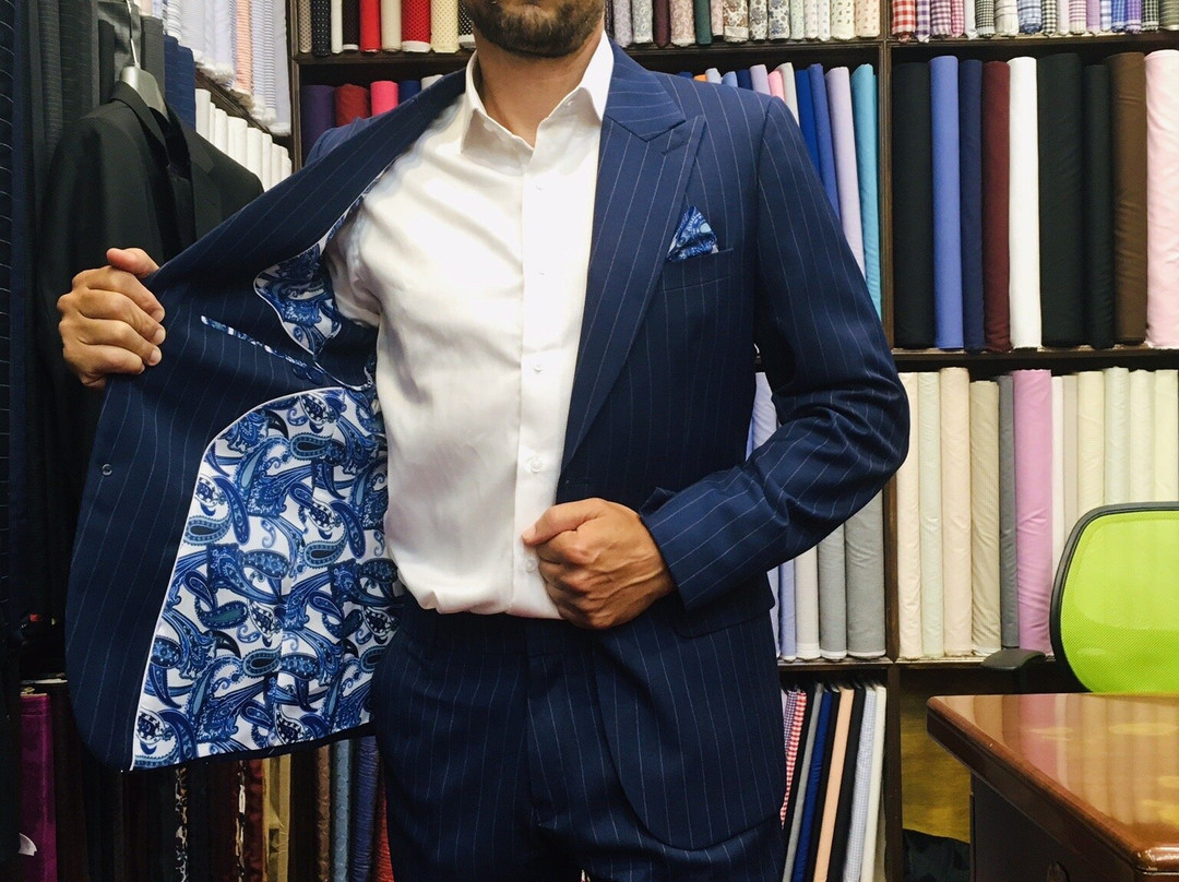 Classic International Suits-查汶海滩必去景点