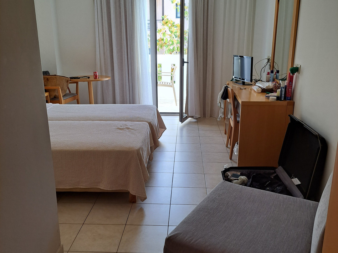 Maritimo Beach Hotel主图