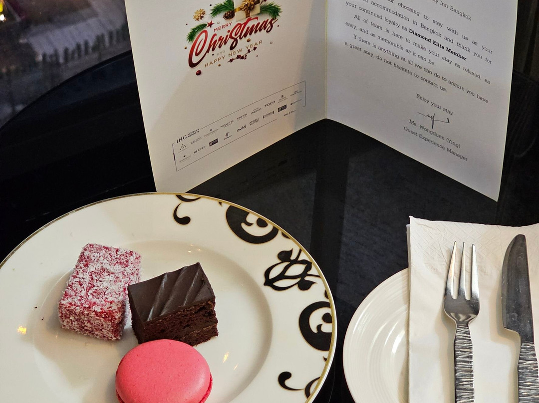 曼谷素坤逸路假日酒店主图