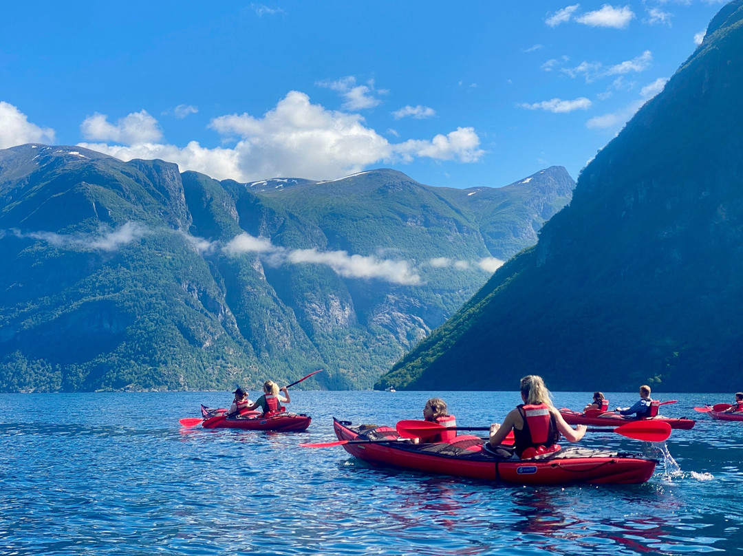 Fjord Kayaking Hellesylt景点图片