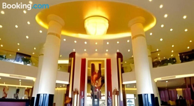 武汉新港国际大酒店(阳逻管委会阳逻开发区地铁站店）主图