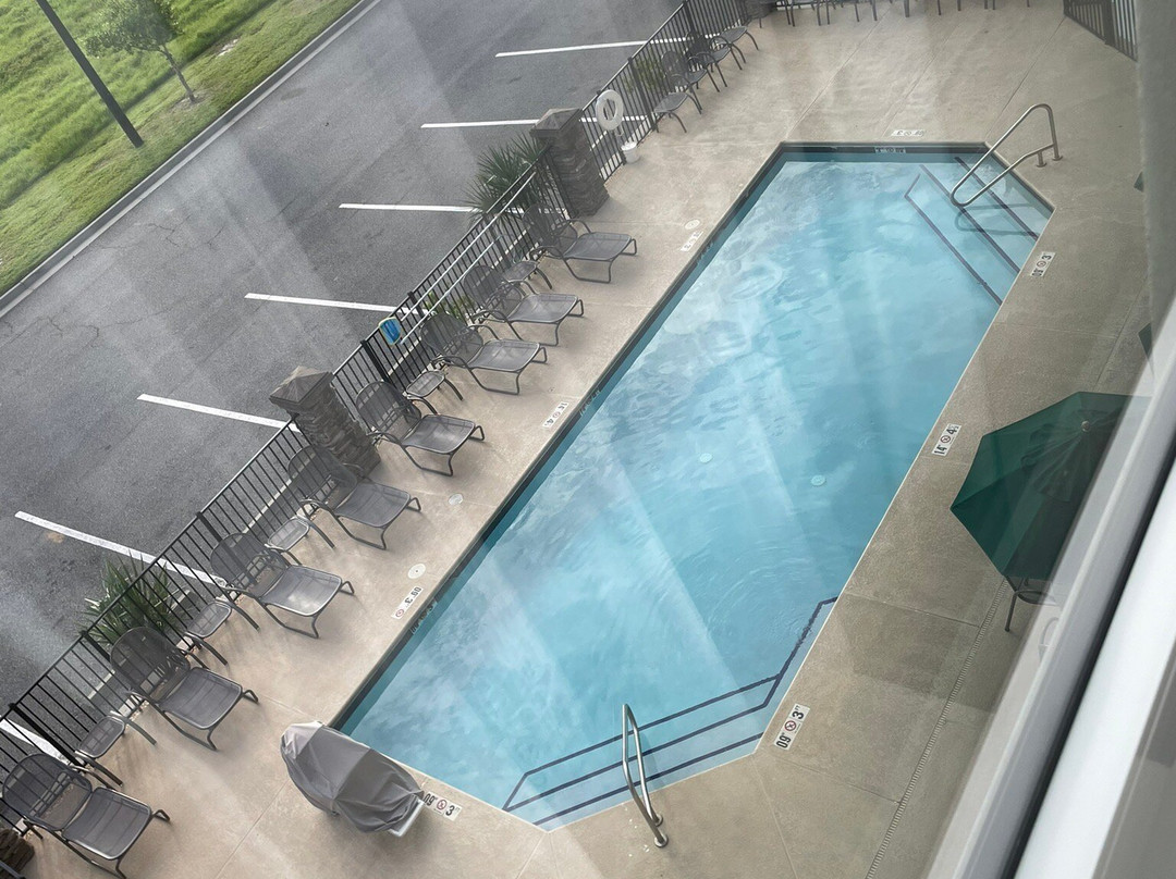 Comfort Inn & Suites主图