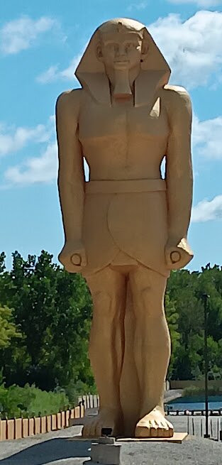 Gold Pyramid House-Wadsworth必去景点