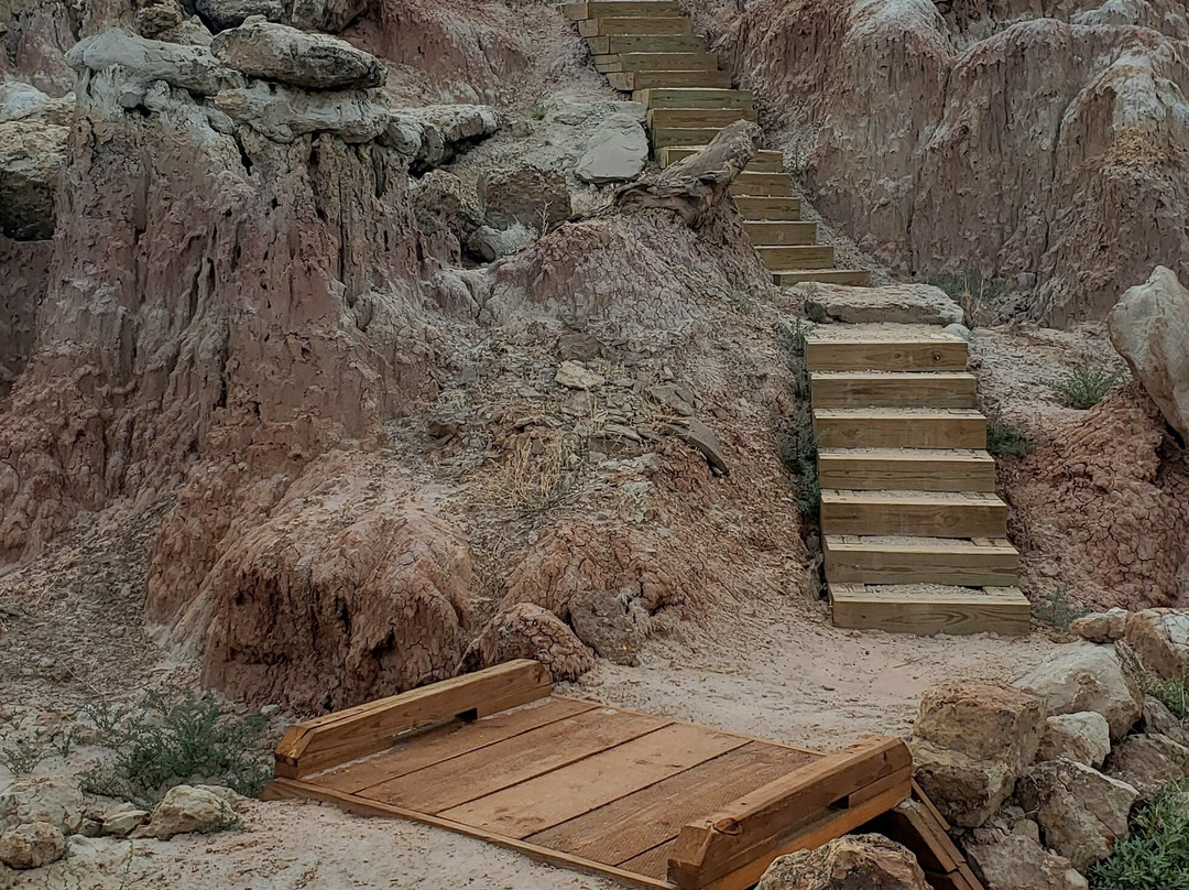 Gooseberry Badlands Scenic Overlook & Trail景点图片