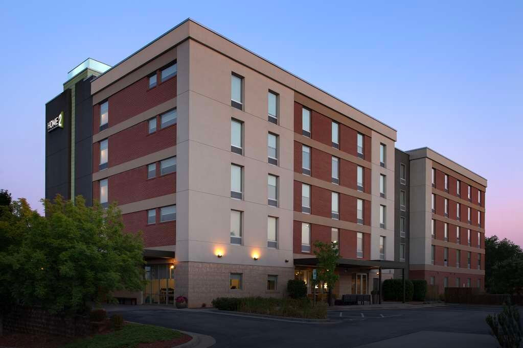 Home2 Suites By Hilton Greensboro Airport主图