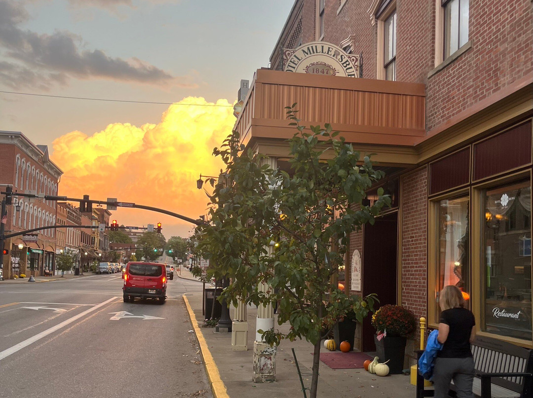 米勒斯堡酒店主图