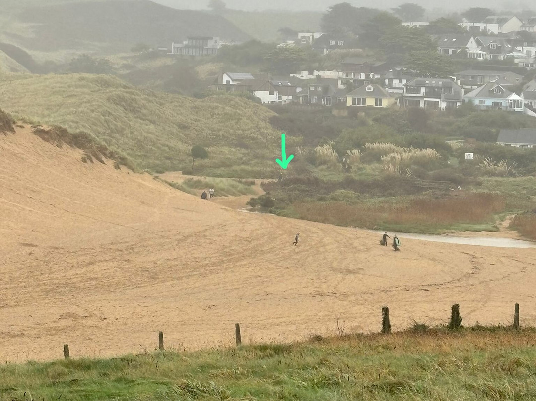 Holywell Bay Beach-纽奎必去景点