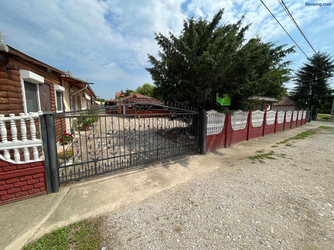 Tiszavirag Apartman