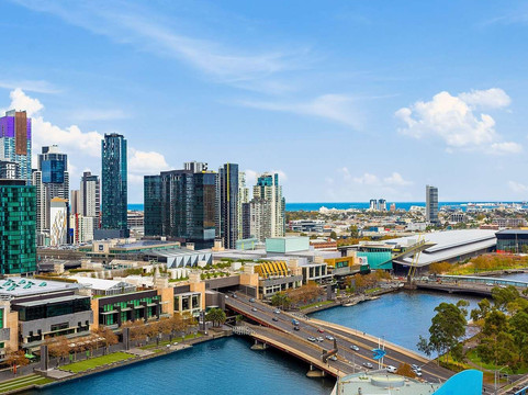 克拉丽奥盖特威套房酒店主图