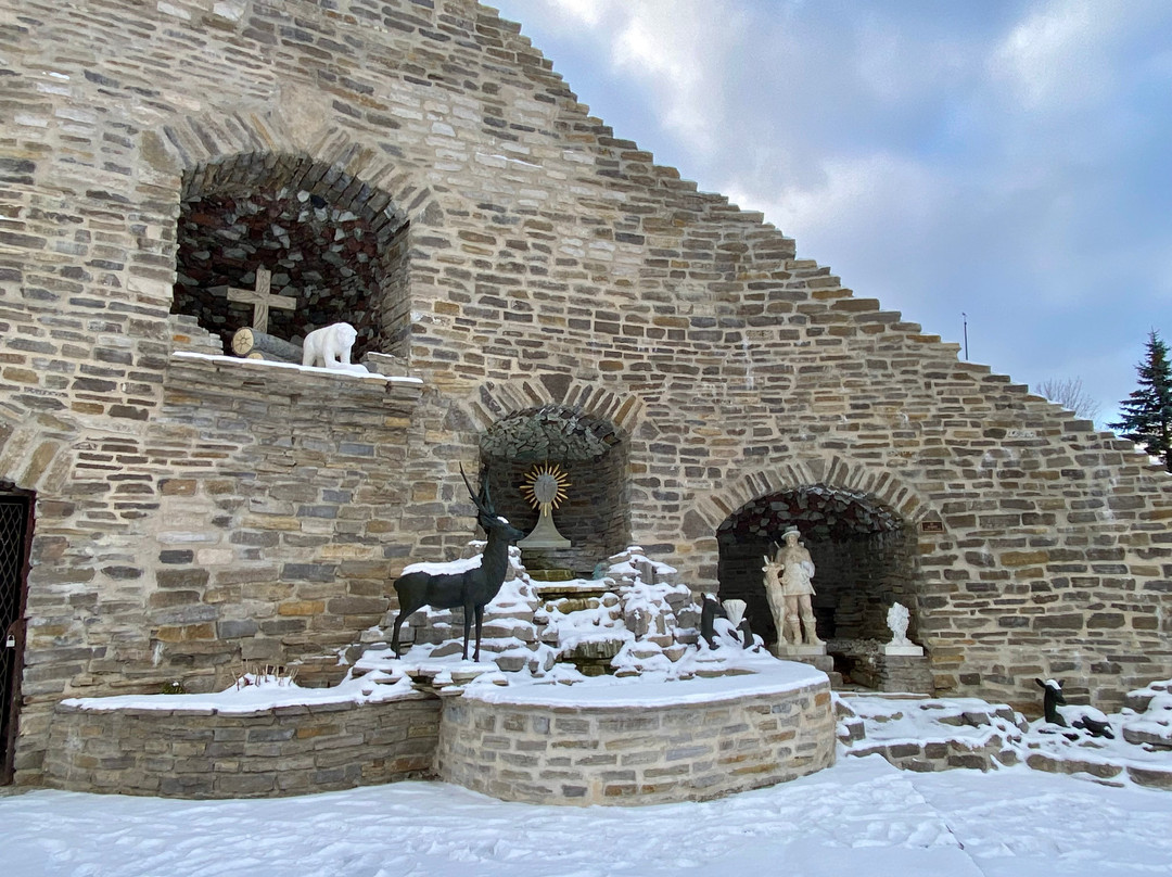 Our Lady of the Woods Shrine景点图片