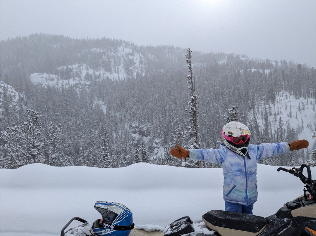 Top of the World Resort along Beartooth Highway主图