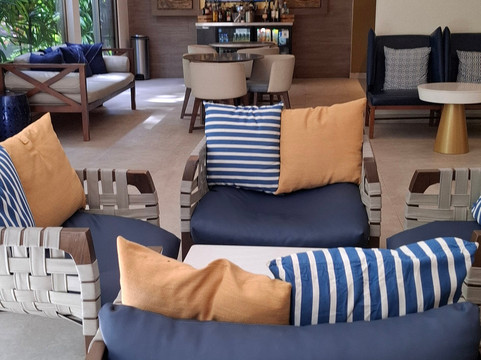 Diamond Club Lounge-Port Salines必去景点