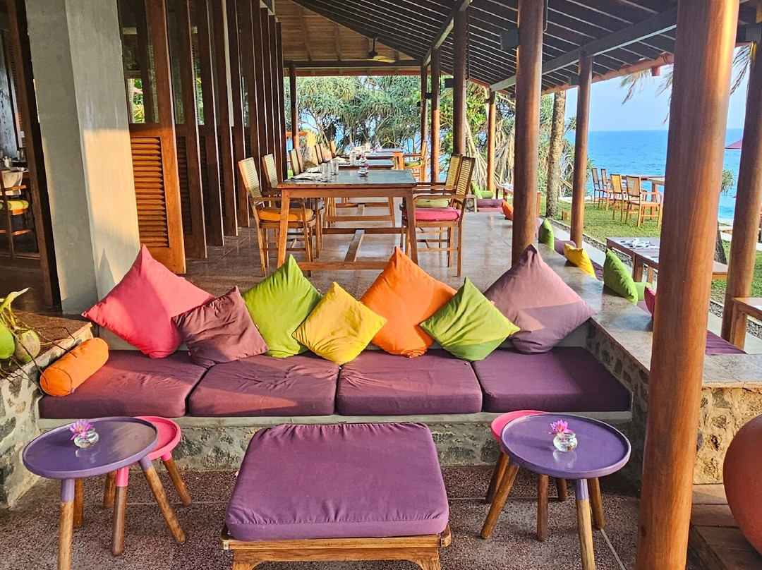 Underneath The Mango Tree主图