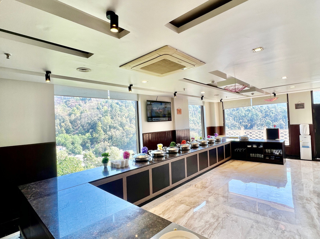 Sea Hawk Hill Resort, Bhimtal主图