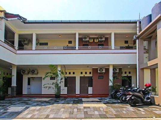 Oyo 92437 Wahidin Guesthouse