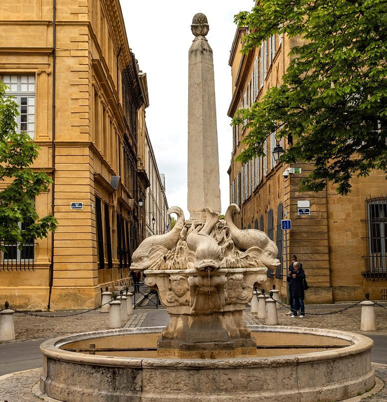 Fontaine des Quatre-Dauphins景点图片