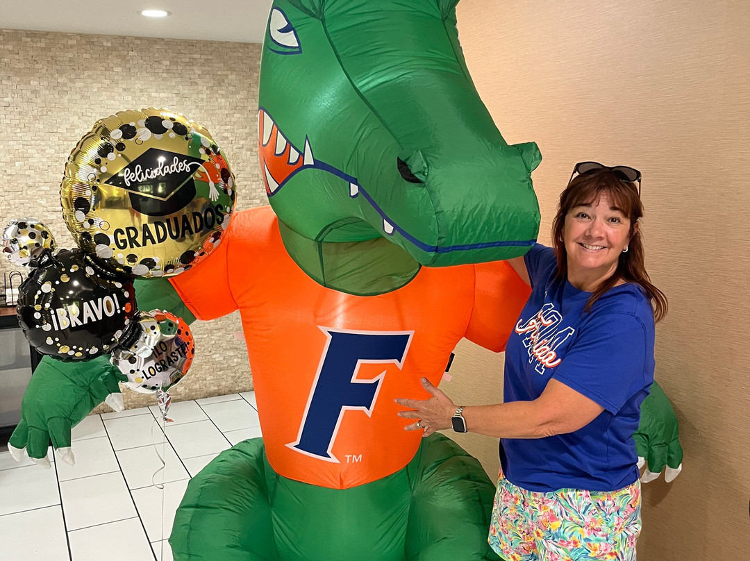 大学凯富酒店主图