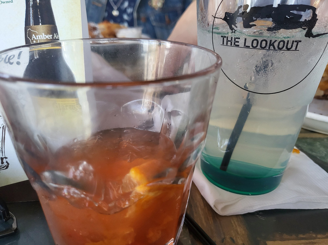 Lookout Tavern Bar & Grill