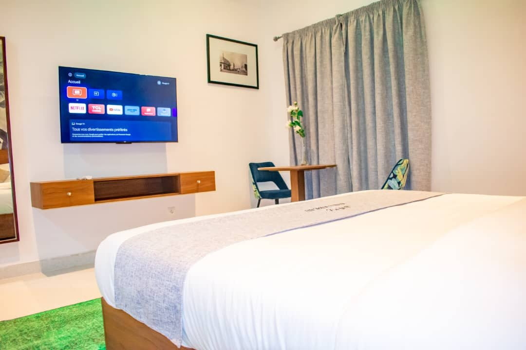 Hotel Mirambeau主图