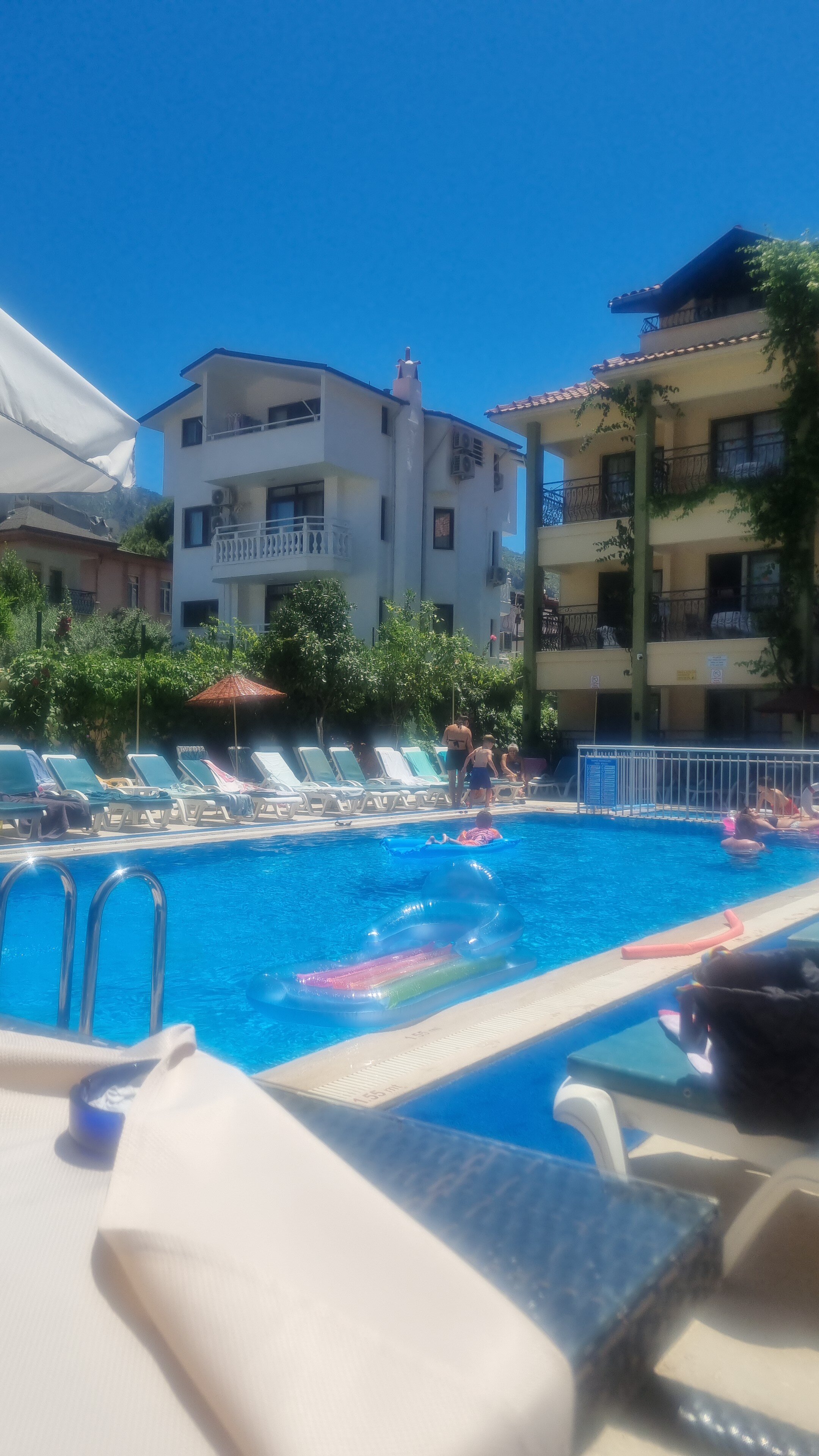 Oren Apart Hotel-泳池