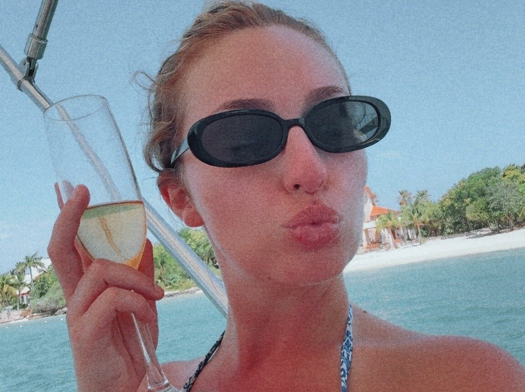 Pamela Tours Fishing & Snorkeling-女人岛必去景点