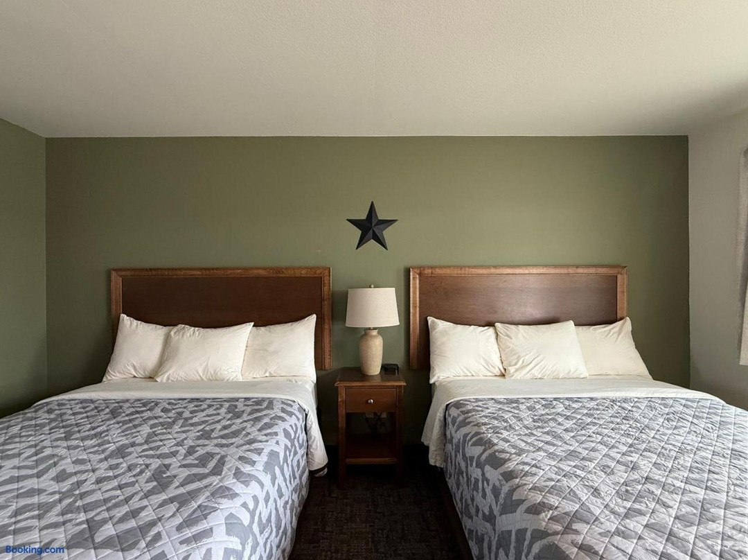 The Hilltop Motel & RV Sites