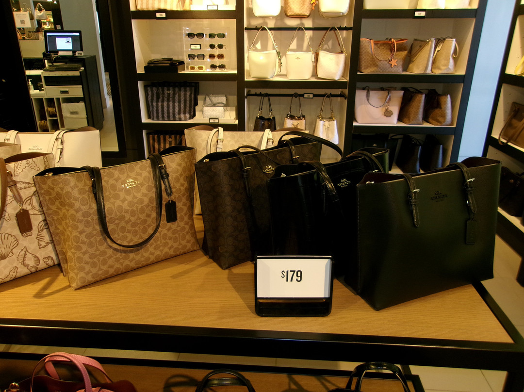 COACH Outlet-Kittery必去景点