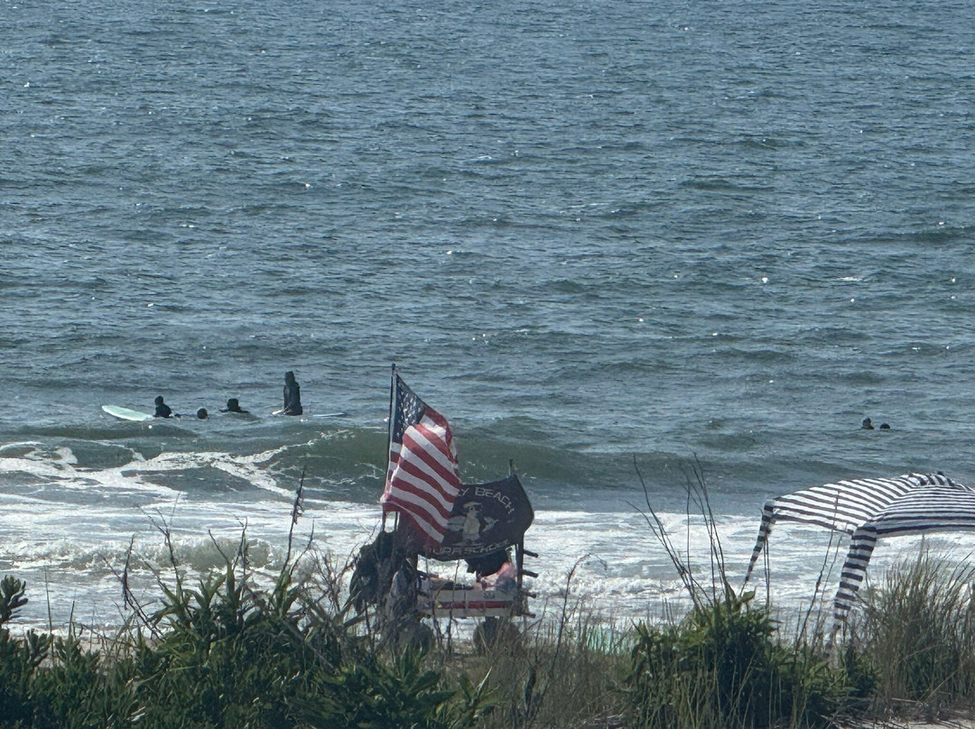 Spray Beach Oceanfront Hotel主图