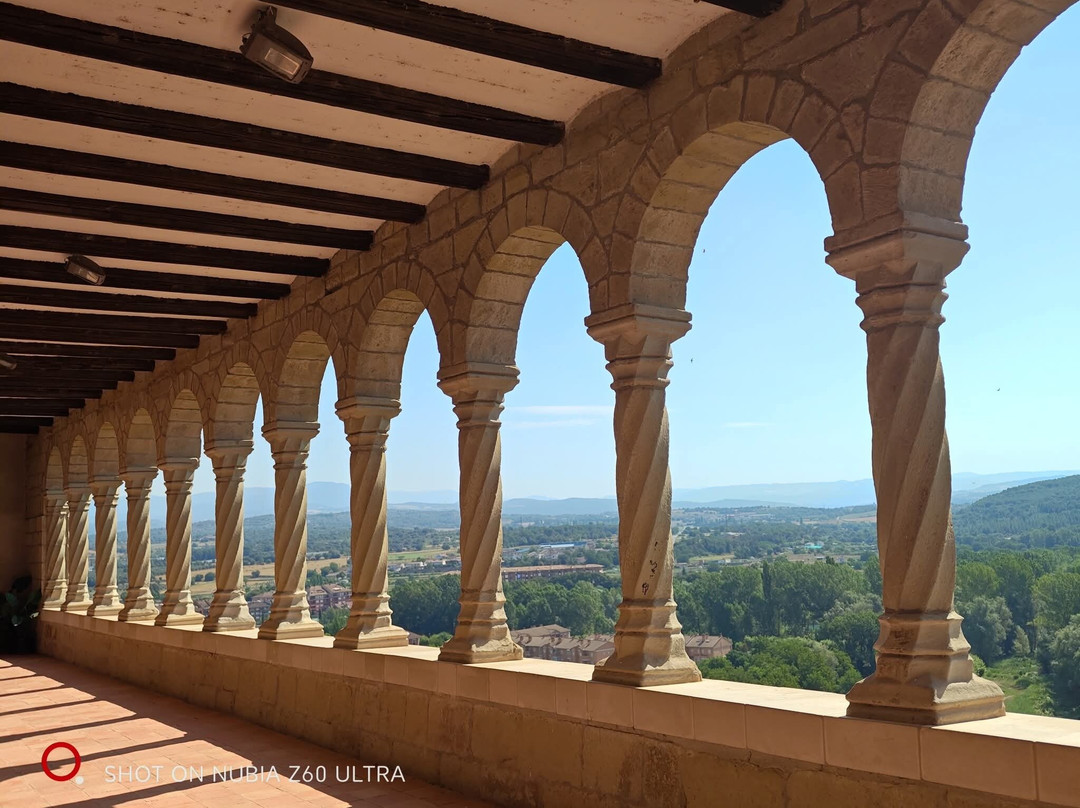 Basilica de Santa Maria de la Pena-Graus必去景点
